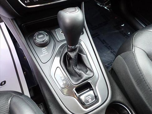 Used 2019 Jeep Cherokee Limited w/ Trailer Tow Group image 19