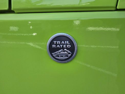 Used 2017 Jeep Wrangler Unlimited Rubicon w/ Max Tow Package image 12