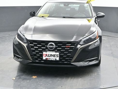 Used 2024 Nissan Altima 2.5 SR image 4