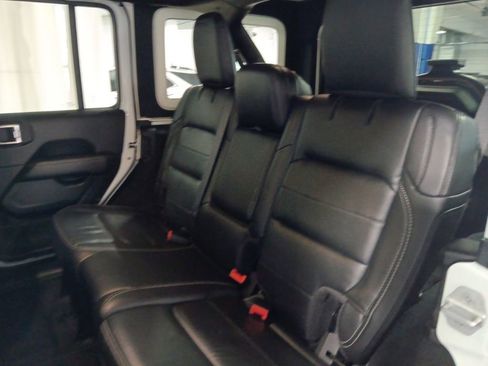 Used 2019 Jeep Wrangler Unlimited Sahara w/ Quick Order Package 24M Moab image 18