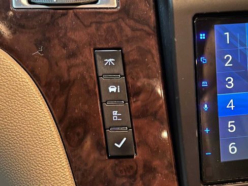 Used 2007 Cadillac Escalade AWD w/ Information Package image 38