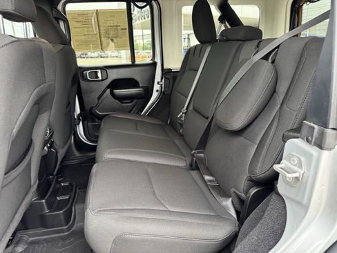 Used 2023 Jeep Wrangler Unlimited w/ Cold Weather Group AWD/4WD image 28