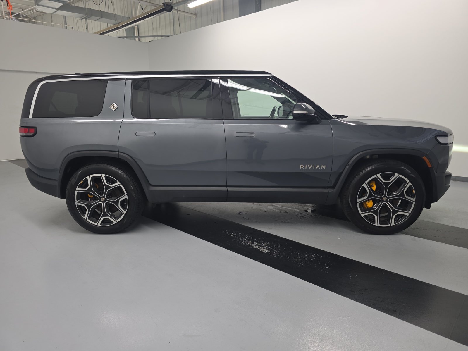 Used 2022 Rivian R1S Launch Edition Quad AWD/4WD image 6