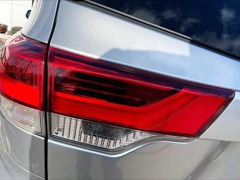 Used 2018 Toyota Highlander XLE w/ Protection Package #3 image 29