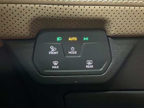 Used 2024 Volkswagen Atlas Cross Sport SE w/ Panoramic Sunroof Package AWD/4WD image 33