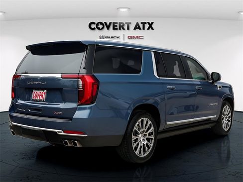 Used 2025 GMC Yukon XL Denali w/ Denali Reserve Package image 7