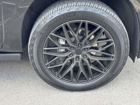Used 2024 Cadillac Escalade ESV Sport Platinum w/ LPO, ONYX Package AWD/4WD image 10