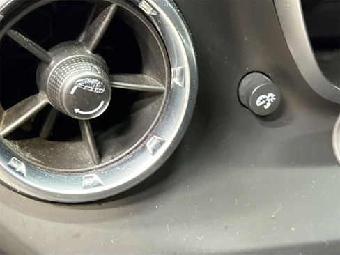 Used 2017 Chevrolet Camaro LT image 10