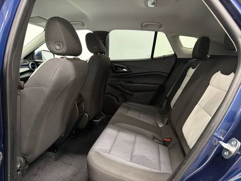 Used 2024 Chevrolet Trax LS w/ LS Convenience Package FWD image 15
