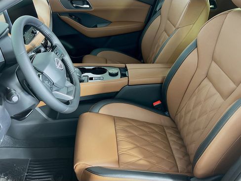 New 2026 Nissan Rogue Platinum w/ Platinum Premium Package AWD/4WD image 3