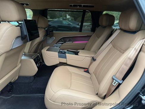 Used 2025 Land Rover Range Rover Long Wheelbase Autobiography AWD/4WD image 12