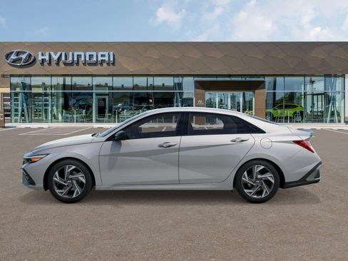 Certified 2026 Hyundai Elantra SEL Sport FWD image 3