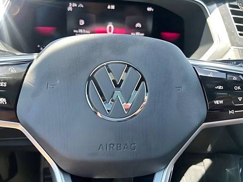 Used 2022 Volkswagen Tiguan SE R-Line AWD/4WD image 23