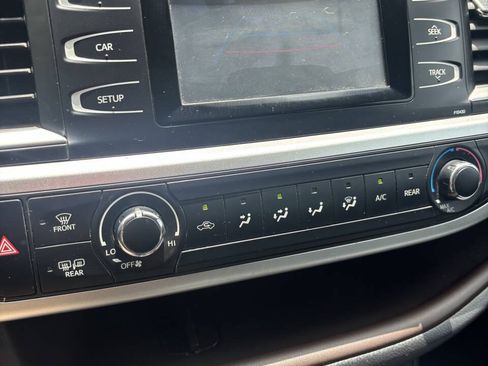 Used 2015 Toyota Highlander LE FWD image 7
