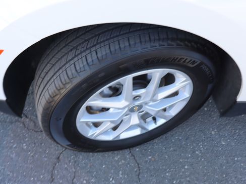 Used 2023 Chevrolet Equinox LT FWD image 39