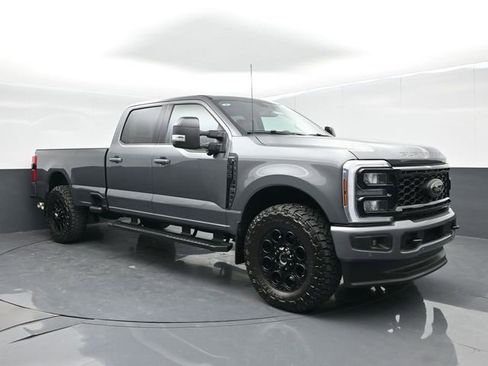 Used 2025 Ford F350 Lariat w/ Lariat Ultimate Package AWD/4WD image 2