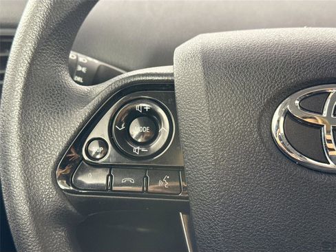 Certified 2022 Toyota Prius LE image 16