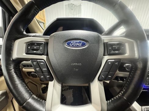 Used 2017 Ford F250 Lariat w/ Lariat Value Package AWD/4WD image 13