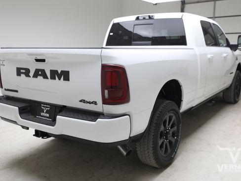 New 2026 RAM 2500 Laramie AWD/4WD image 5