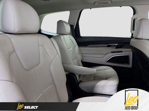 Used 2022 Kia Telluride EX w/ EX Premium Package image 30
