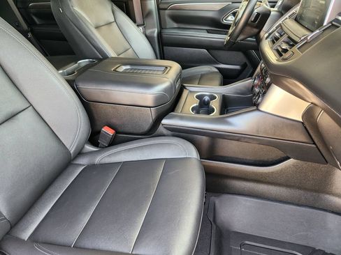 Used 2023 Chevrolet Tahoe Z71 w/ Z71 Off-Road Package AWD/4WD image 13
