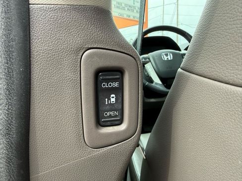 Used 2016 Honda Odyssey Touring image 38