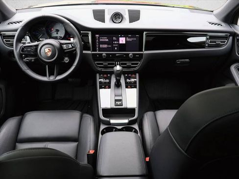 Used 2025 Porsche Macan S AWD/4WD image 22