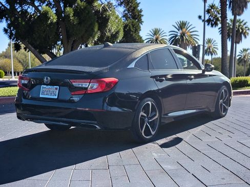 Used 2018 Honda Accord Sport image 4