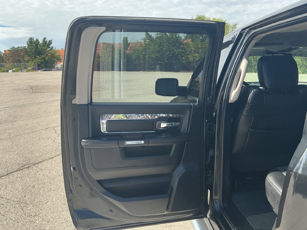 Used 2016 RAM 1500 Laramie AWD/4WD image 18