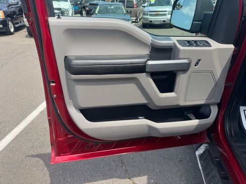 Used 2018 Ford F150 XLT w/ Equipment Group 302A Luxury AWD/4WD image 29