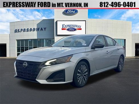 Used 2024 Nissan Altima 2.5 SV image 1