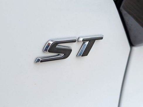 Certified 2024 Buick Encore GX Sport Touring image 8