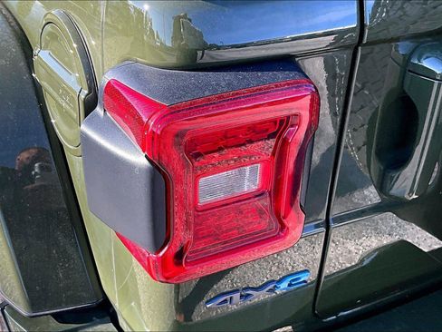 Used 2024 Jeep Wrangler High Altitude image 29