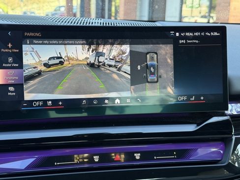 Used 2025 BMW i5 xDrive40 w/ Premium Package image 27