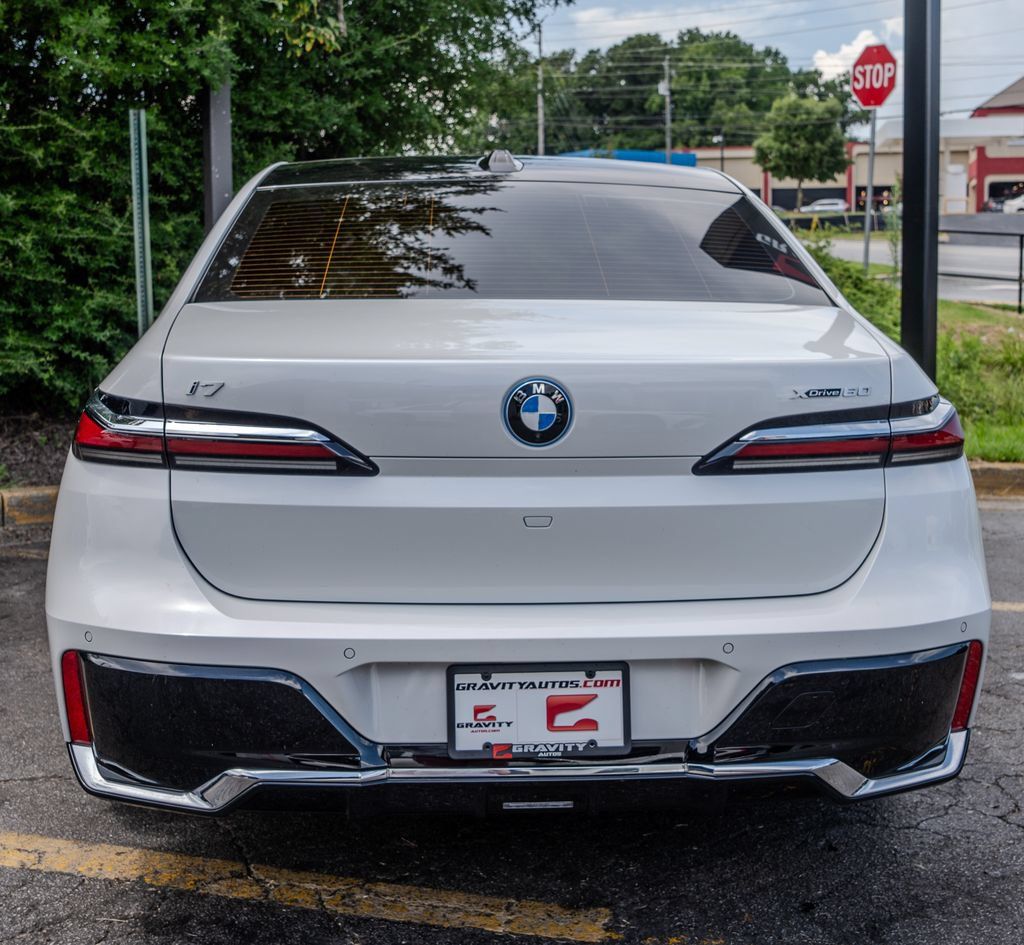 Used 2023 BMW i7 xDrive60 AWD/4WD image 28
