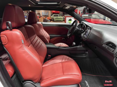 Used 2022 Dodge Challenger SRT Hellcat image 13