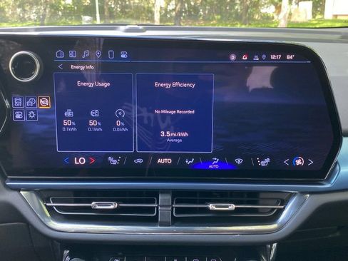 Used 2025 Chevrolet Equinox EV LT image 24