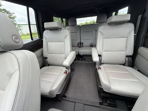 Used 2023 GMC Yukon XL SLT w/ SLT Premium Package AWD/4WD image 29