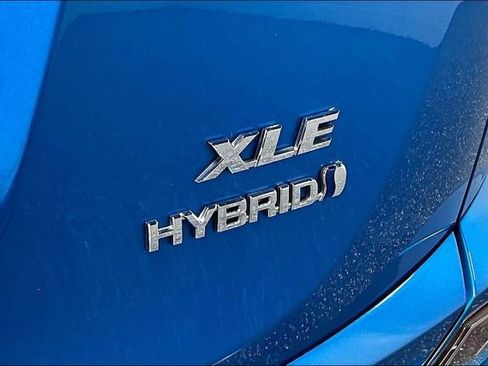 Used 2017 Toyota RAV4 XLE AWD/4WD image 23