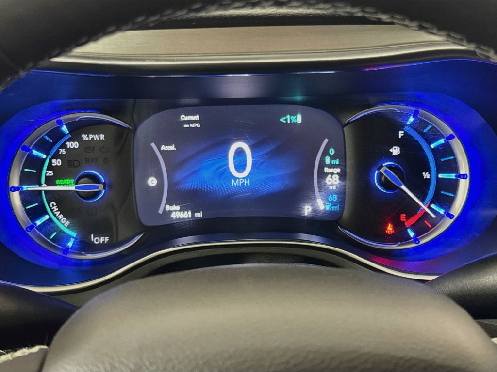 Used 2023 Chrysler Pacifica Limited w/ S Appearance Package FWD image 13
