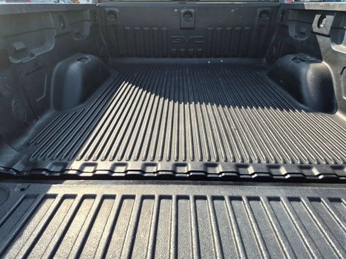 Used 2018 GMC Sierra 1500 SLE w/ SLE Value Package RWD image 6