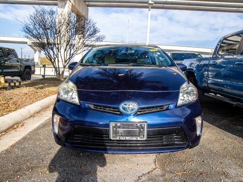 Used 2015 Toyota Prius Three image 4