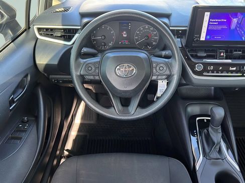 Used 2025 Toyota Corolla LE FWD image 14
