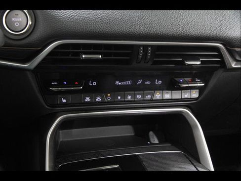 Certified 2025 MAZDA CX-70 Plug-In Hybrid w/ Premium Pkg AWD/4WD image 14