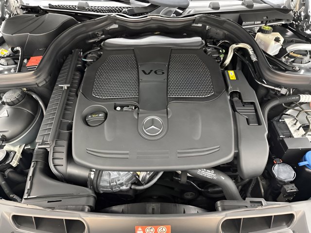 Used 2013 Mercedes-Benz C 300 4MATIC Sedan image 9