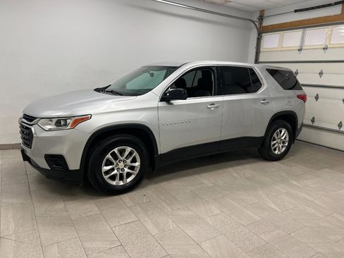 Used 2019 Chevrolet Traverse LS image 2