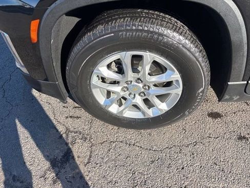 Used 2022 Chevrolet Traverse LS image 46