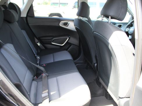 Used 2023 Kia Soul S FWD image 20