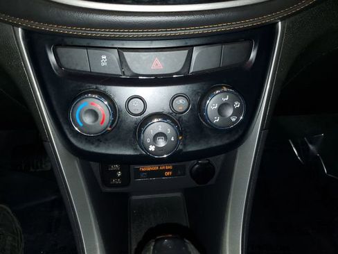 Used 2019 Chevrolet Trax LS AWD/4WD image 20