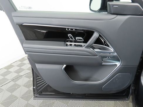 Certified 2025 Land Rover Range Rover Long Wheelbase SE image 24
